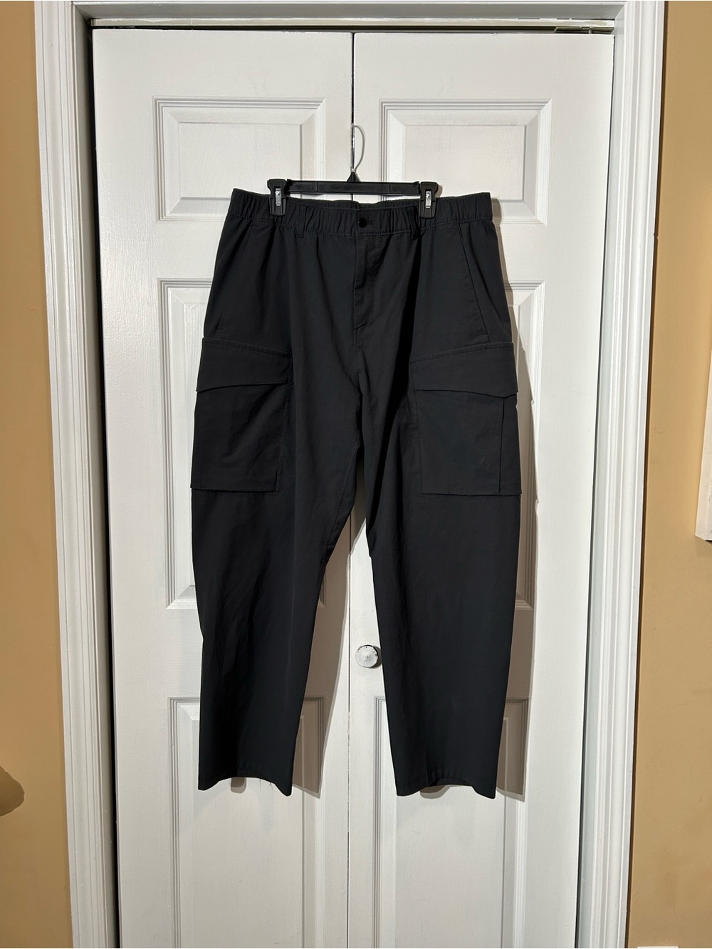 Lululemon Stretch Cotton VersaTwill Relaxed-Fit Cargo Pant Men’s size 40